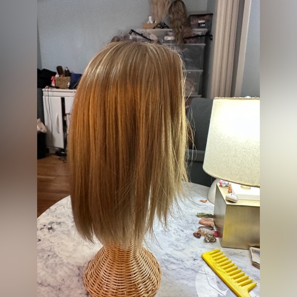 Estetica Sutton Synthetic Lacefront Wig R14/26 Dark Blonde with Golden Highlight - Picture 3 of 14